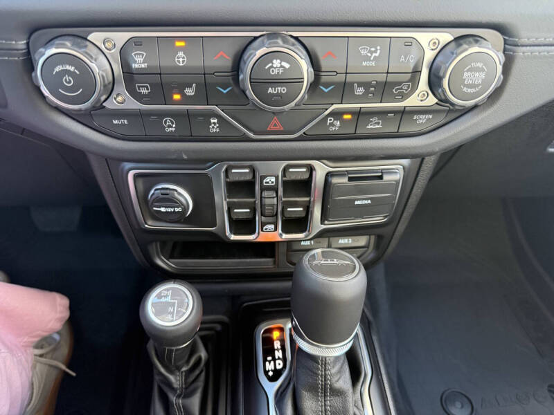 2025 Jeep Gladiator High Tide