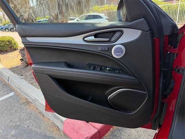 2022 Alfa Romeo Stelvio Veloce