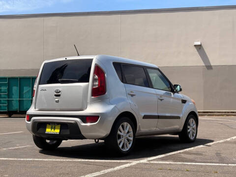 2013 Kia Soul +