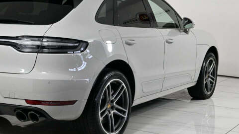 2021 Porsche Macan Turbo