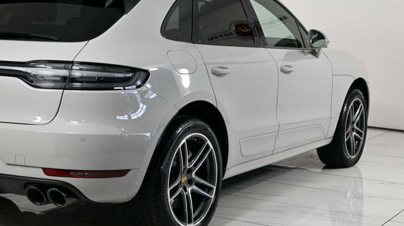 2021 Porsche Macan Turbo