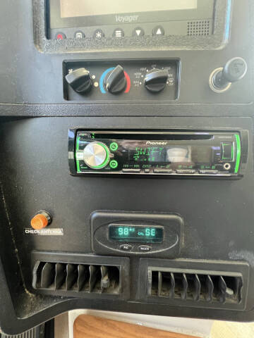 2001 Winnebago Journey 36L