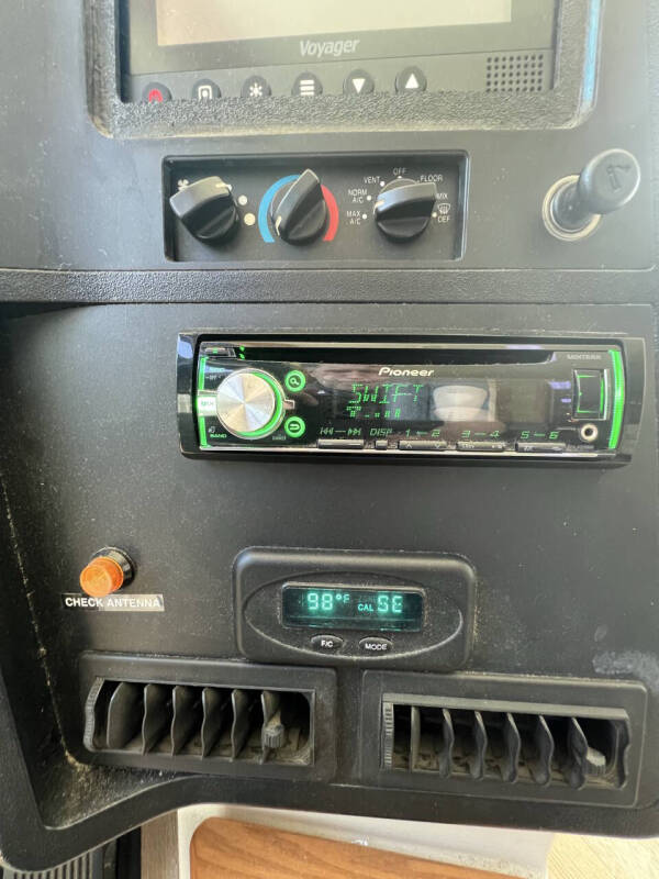 2001 Winnebago Journey 36L