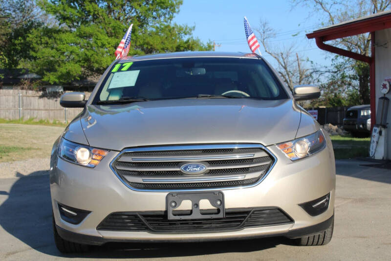 2017 Ford Taurus SEL