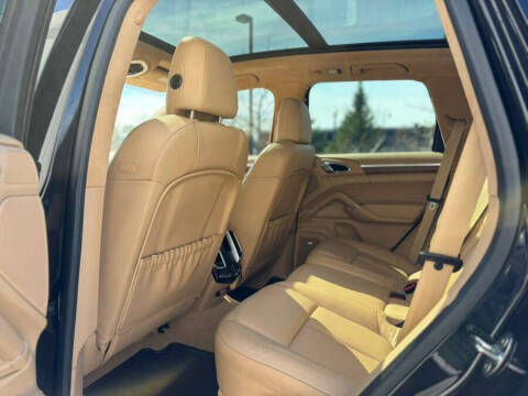 2013 Porsche Cayenne GTS