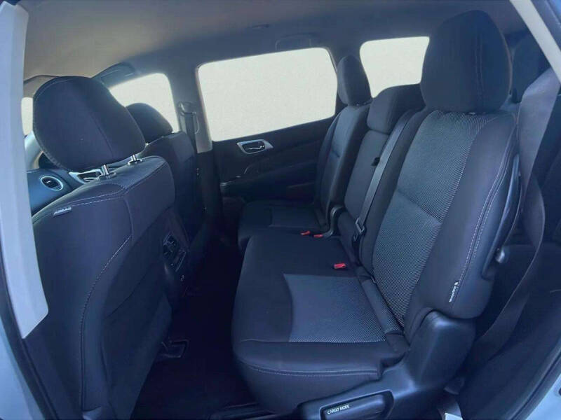 2020 Nissan Pathfinder SV