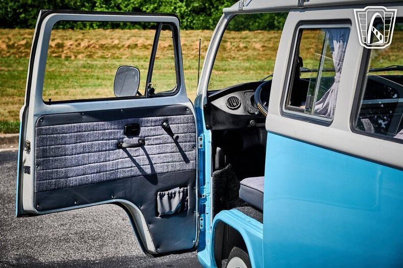 1990 Volkswagen Bus
