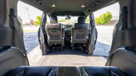 2022 Chrysler Pacifica Touring L