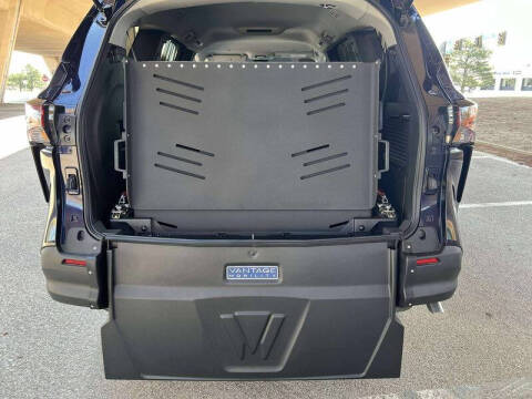 2025 Toyota Sienna LE 8-Passenger