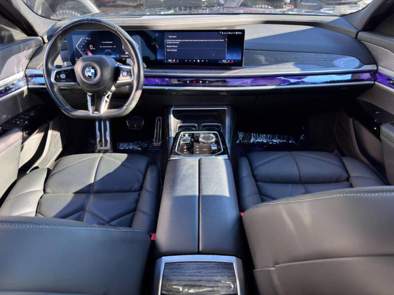 2023 BMW 7 Series 740i