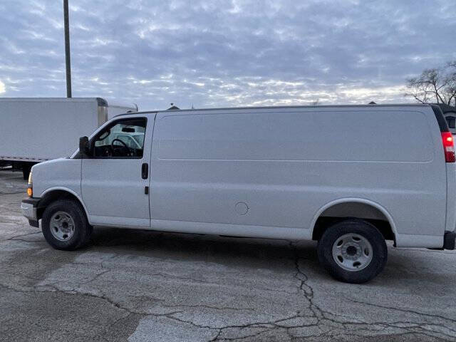 2025 Chevrolet Express 2500