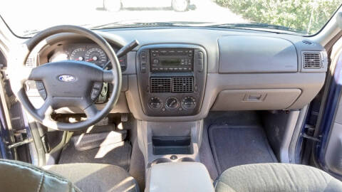 2005 Ford Explorer XLS