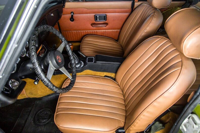 1974 MG B