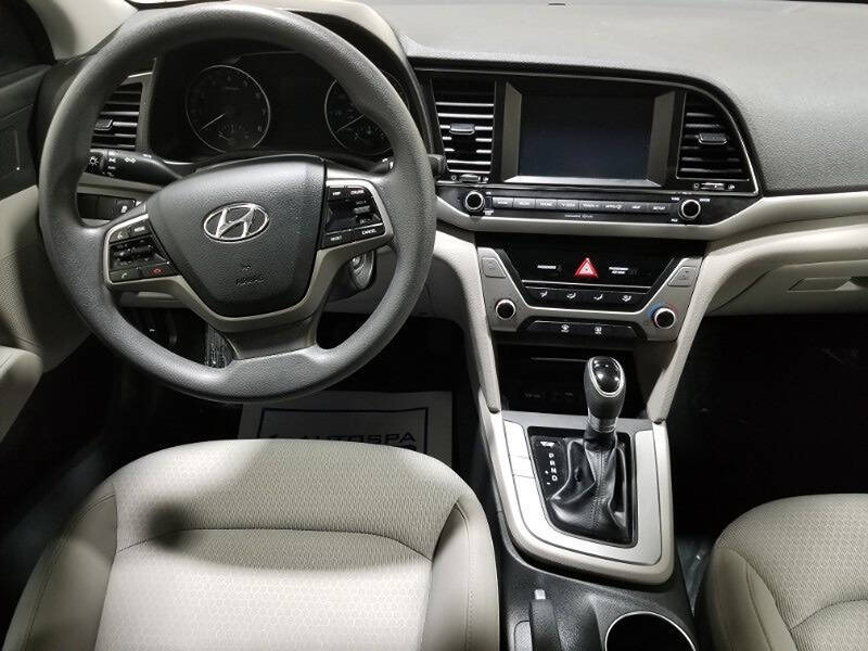 2017 Hyundai ELANTRA for sale at Saccucci's Of Schaumburg in Schaumburg, IL