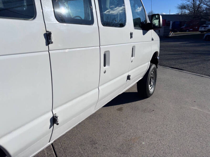 2012 Ford E-Series E-350 SD XLT