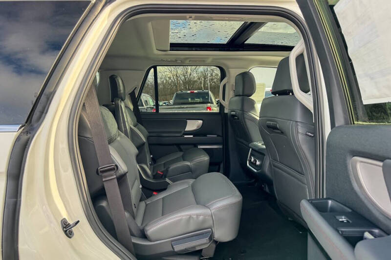 2025 Ford Expedition Active