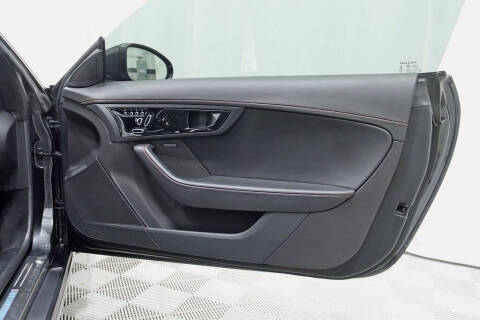 2018 Jaguar F-TYPE R