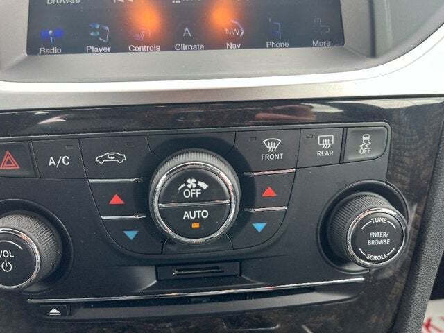 2013 Chrysler 300 24