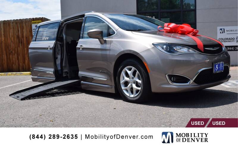 2017 Chrysler Pacifica for sale at CO Fleet & Mobility in Denver CO