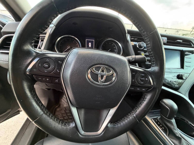 2020 Toyota Camry SE