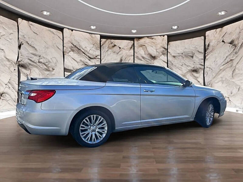 2012 Chrysler 200 Limited