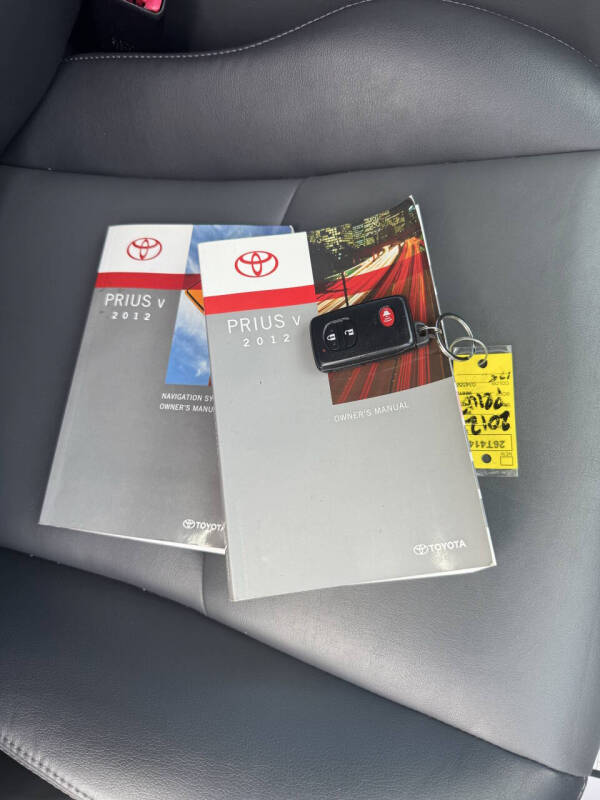 2012 Toyota Prius v Five