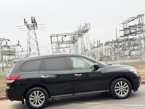 2016 Nissan Pathfinder SV