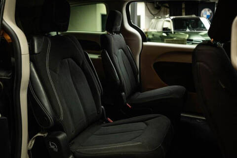 2024 Chrysler Voyager LX