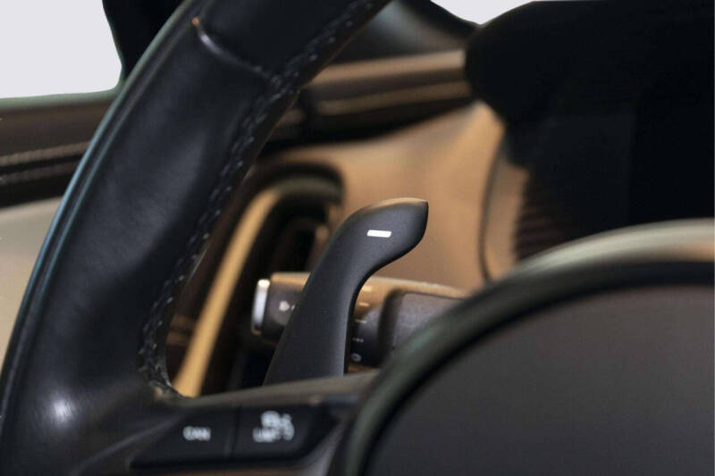 2024 Aston Martin DBX