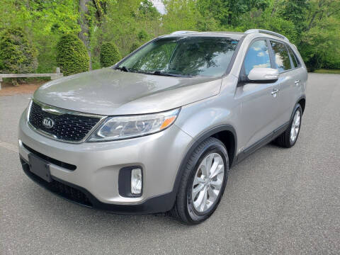 2014 Kia Sorento for sale at SANTI QUALITY CARS in Agawam MA