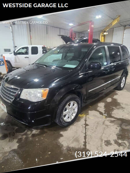 2009 Chrysler Town and Country for sale at WESTSIDE GARAGE LLC in Keokuk IA