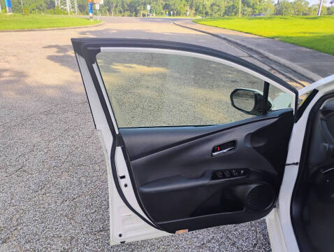 2019 Toyota Prius LE