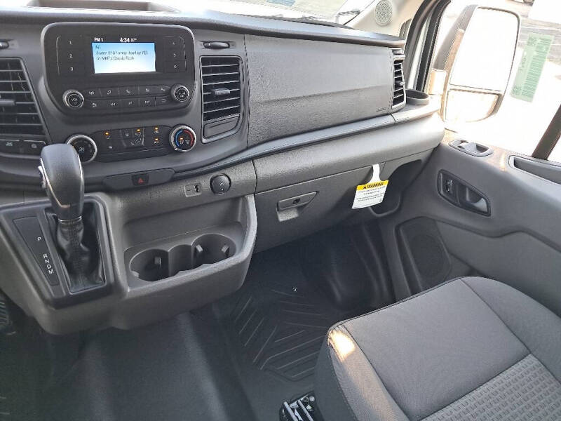 2025 Ford Transit 250