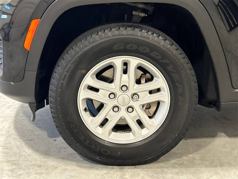 2023 Jeep Grand Cherokee Laredo