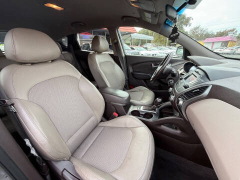 2015 Hyundai Tucson SE