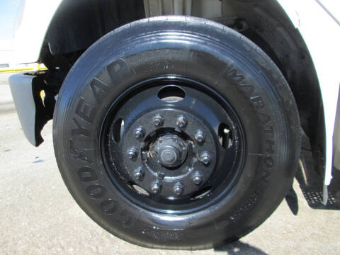 2005 Freightliner Business class M2