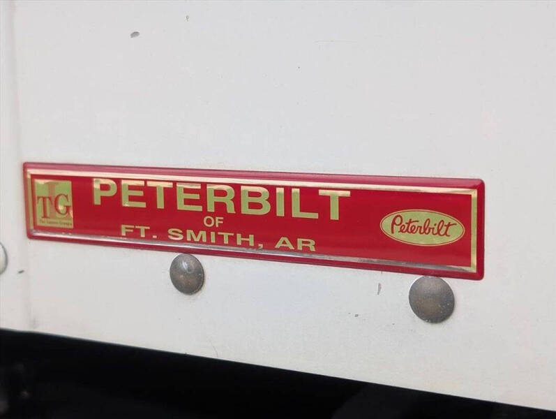 2007 Peterbilt 335