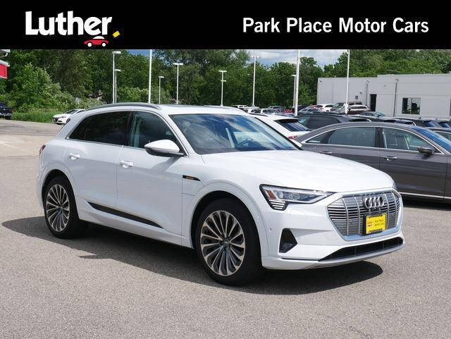 2019 Audi e-tron quattro Prestige