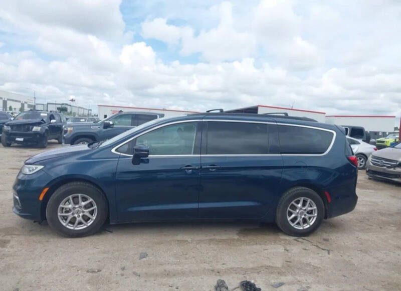 2022 Chrysler Pacifica Touring L