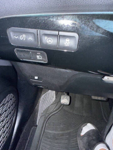 2020 Toyota Prius LE