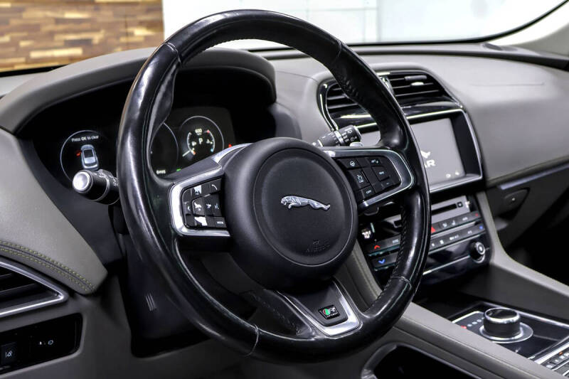 2018 Jaguar F-PACE 35t R-Sport