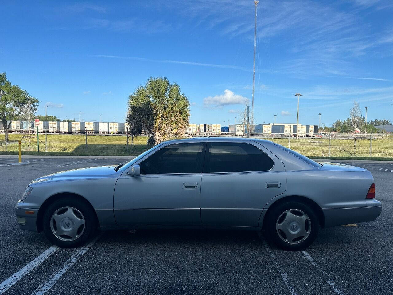 1998 Lexus LS 400  - $7,900