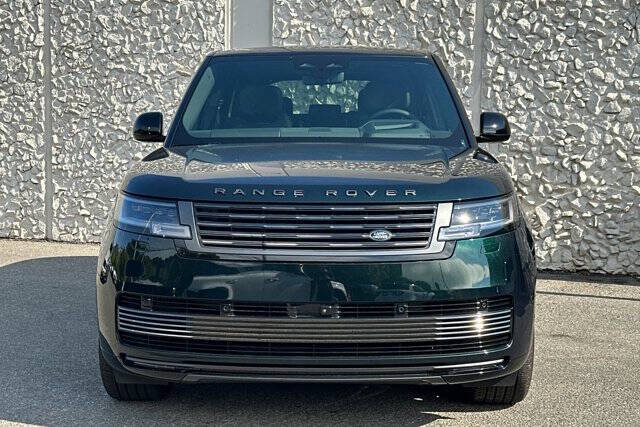 2025 Land Rover Range Rover P615 SV