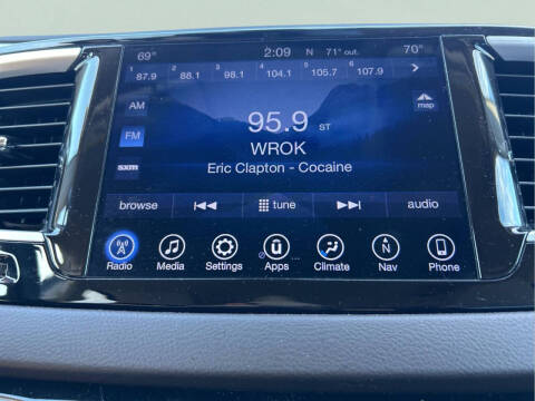 2017 Chrysler Pacifica Touring-L