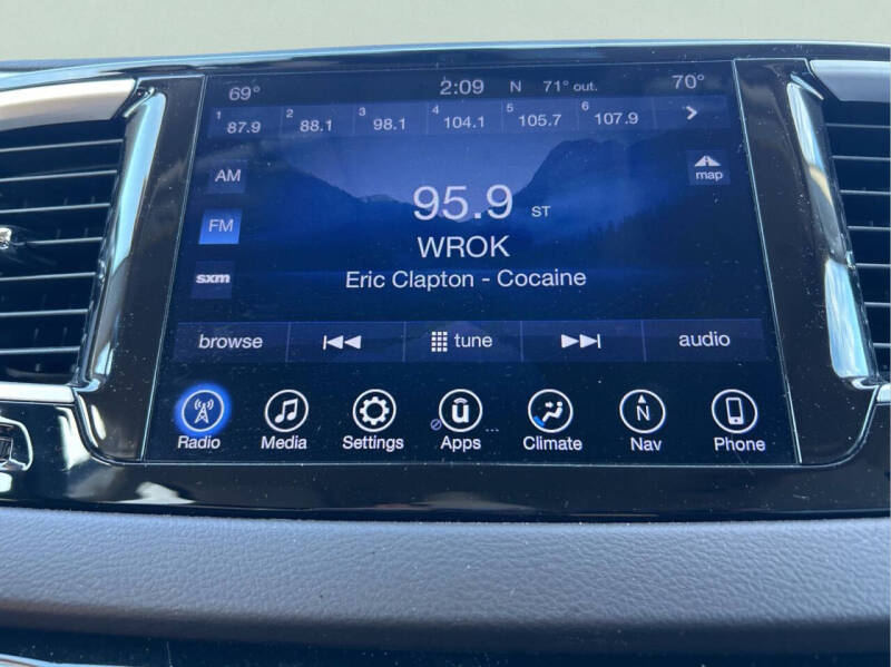 2017 Chrysler Pacifica Touring-L