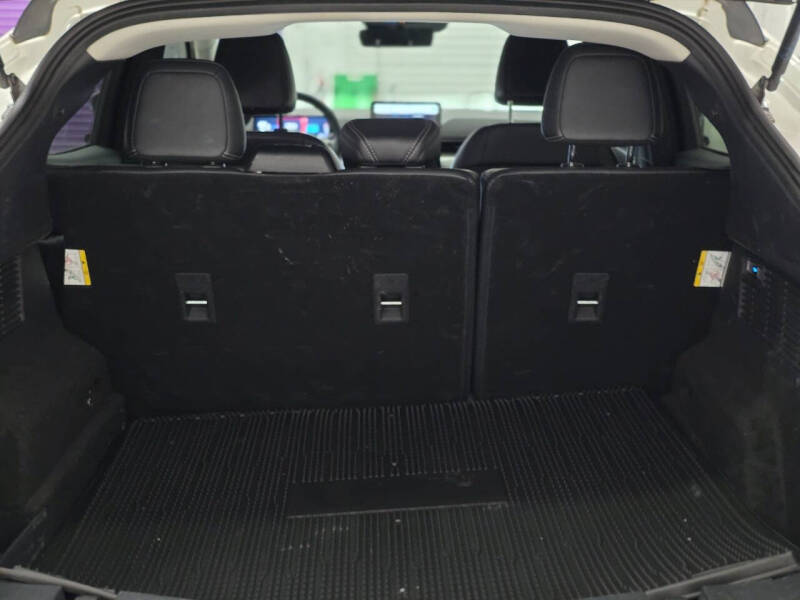 2022 Ford Mustang Mach-E Select