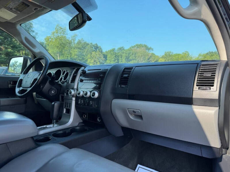 2013 Toyota Sequoia SR5