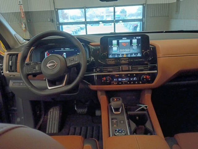 2025 Nissan Pathfinder Platinum