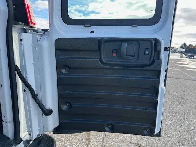 2023 GMC Savana 2500