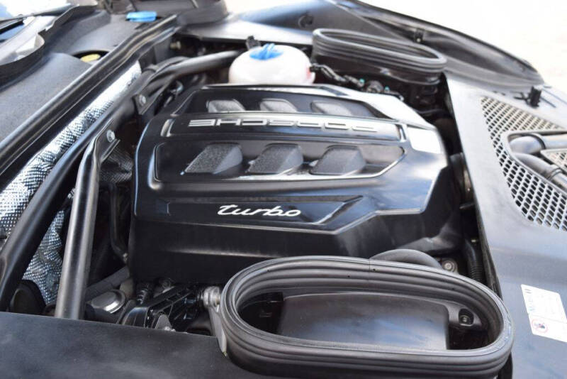 2015 Porsche Macan Turbo